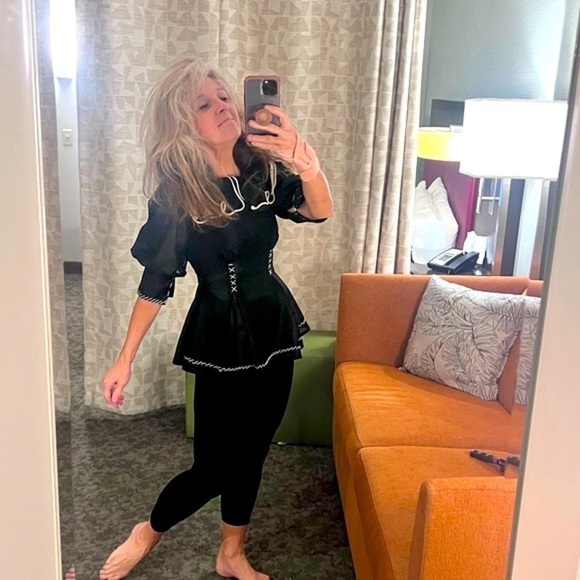 🖤Amy Store, Incredible and Perfect, Unique Peplum Blouse, Size Medium - Picture 4 of 7